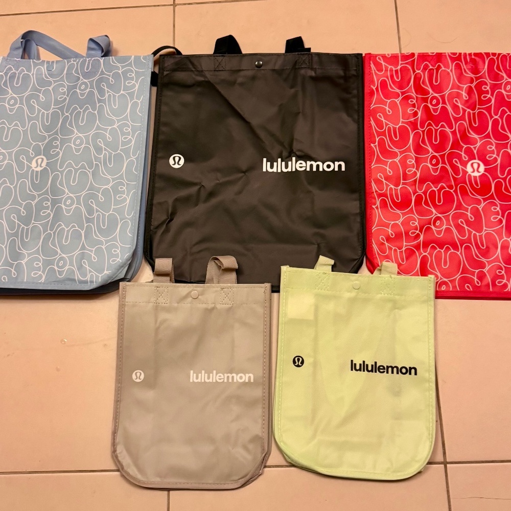 Brand new lululemon reusable bags bundle of 5